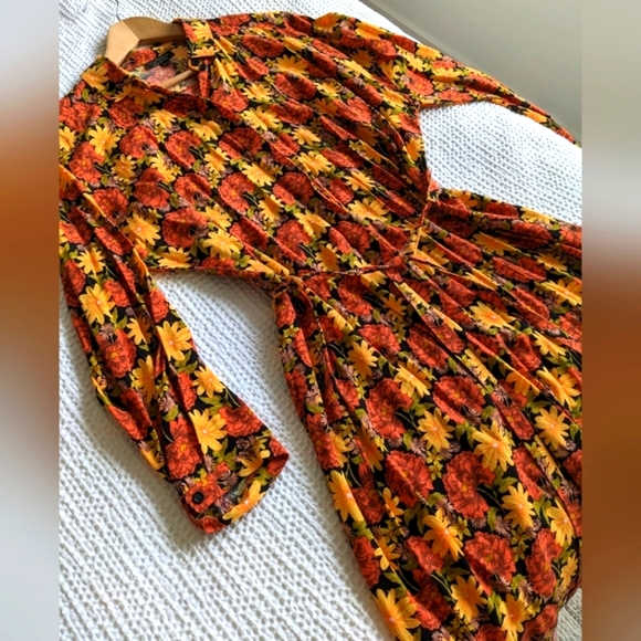 Topshop Dresses & Skirts - Topshop Autumn Flowers Shirt Dress, US 6